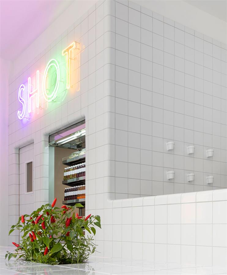 倫敦快餐食品店，餐飲空間，快餐店設計，白色餐飲空間