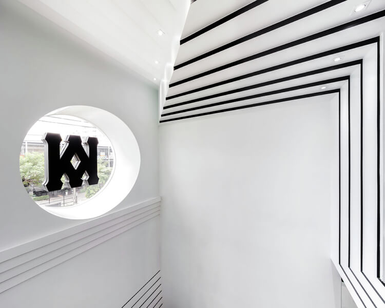 商業空間,曼穀Knock Kitchen & Kicks,複合空間,餐飲空間,街頭文化店