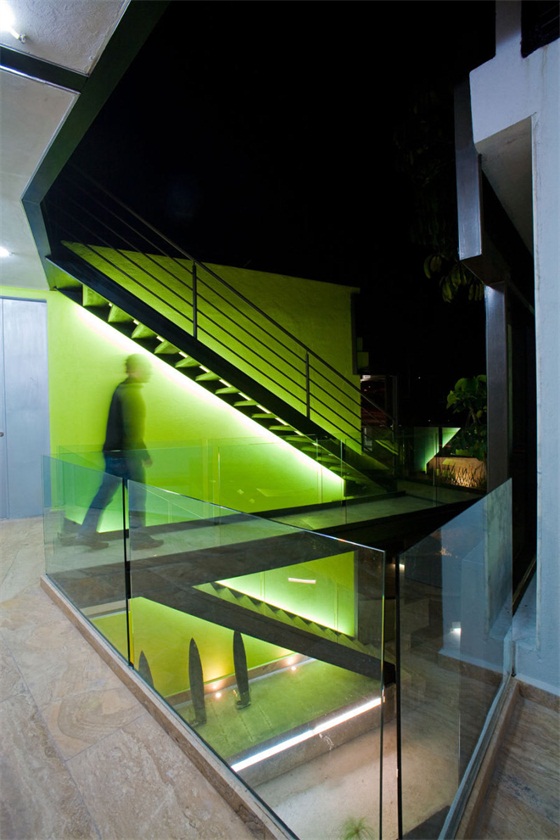 墨西哥采用雙層反射玻璃設計的Trevox 223建築改造項目 墨西哥采用雙層反射玻璃設計的Trevox 223建築改造項目