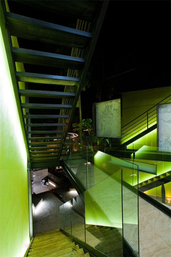 墨西哥采用雙層反射玻璃設計的Trevox 223建築改造項目 墨西哥采用雙層反射玻璃設計的Trevox 223建築改造項目