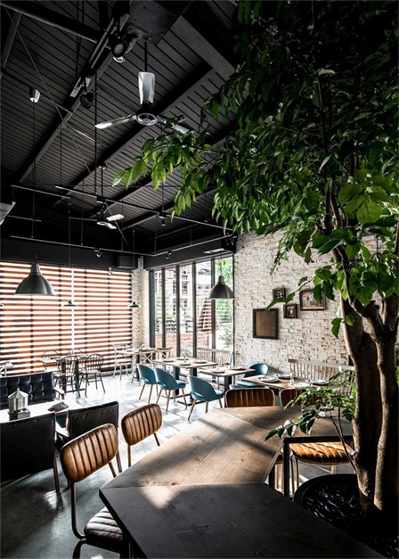 台灣餐廳設計,台中Gatto Bianc咖啡館,餐飲空間,法式風格,法國工業風,