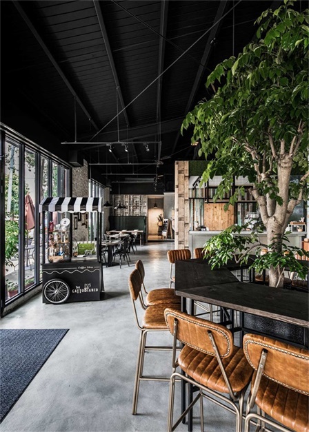 台灣餐廳設計,台中Gatto Bianc咖啡館,餐飲空間,法式風格,法國工業風,