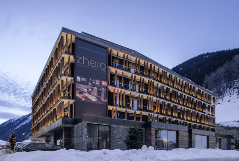 具有最優山地休閑的服務奧地利Zhero酒店