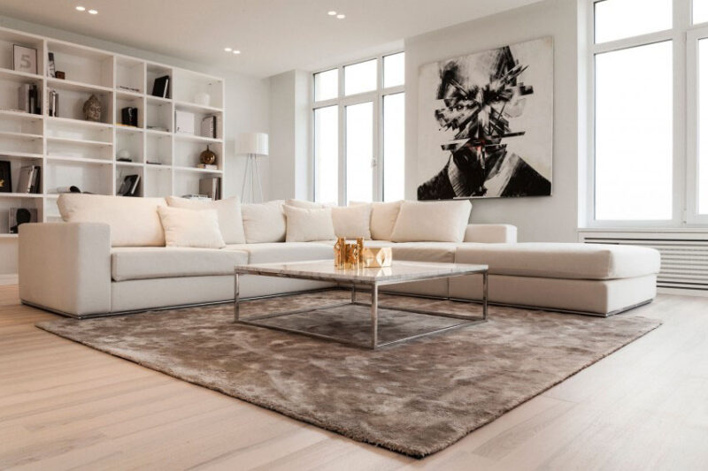 基輔輕工業風格白色閣樓設計