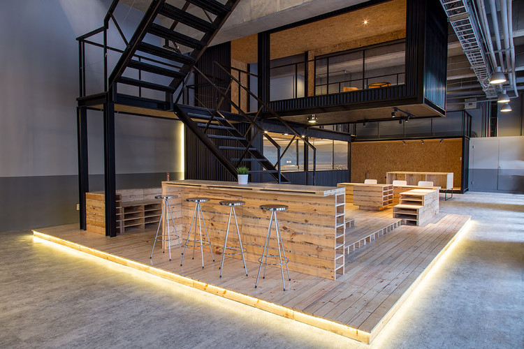 台灣工業風物流公司辦公室設計，Loft風格辦公室設計