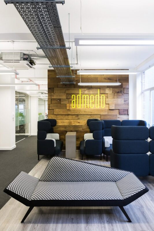 倫敦簡約工業風廣告公司設計