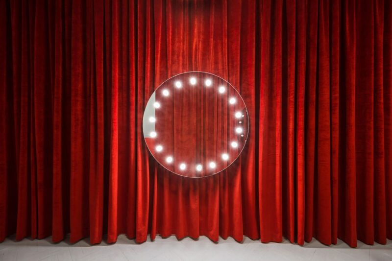 莫斯科極簡彩妝工作室