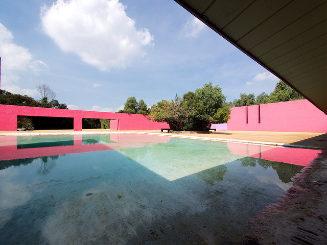 紅色建築設計,國外建築設計案例,彩色建築外立麵設計