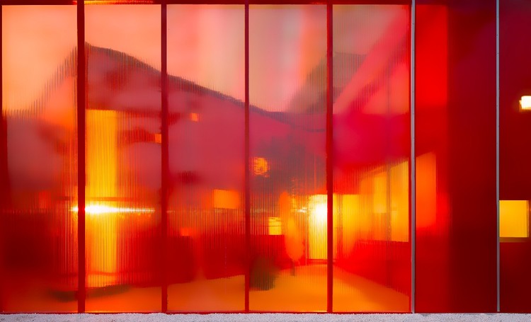 紅色建築設計,國外建築設計案例,彩色建築外立麵設計