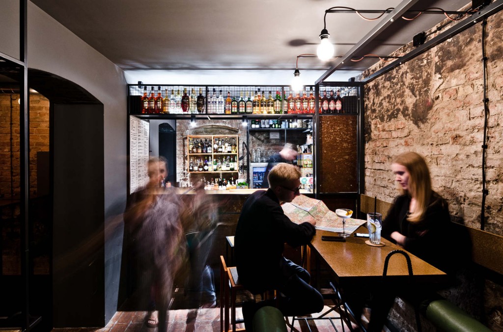 地庫改造設計,建築改造設計,國外建築廠房改造設計案例,LOFT工業風酒吧,工業風格酒吧設計