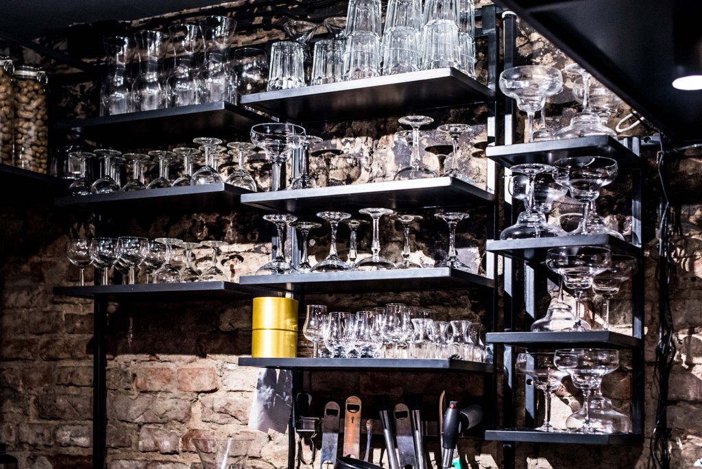 地庫改造設計,建築改造設計,國外建築廠房改造設計案例,LOFT工業風酒吧,工業風格酒吧設計