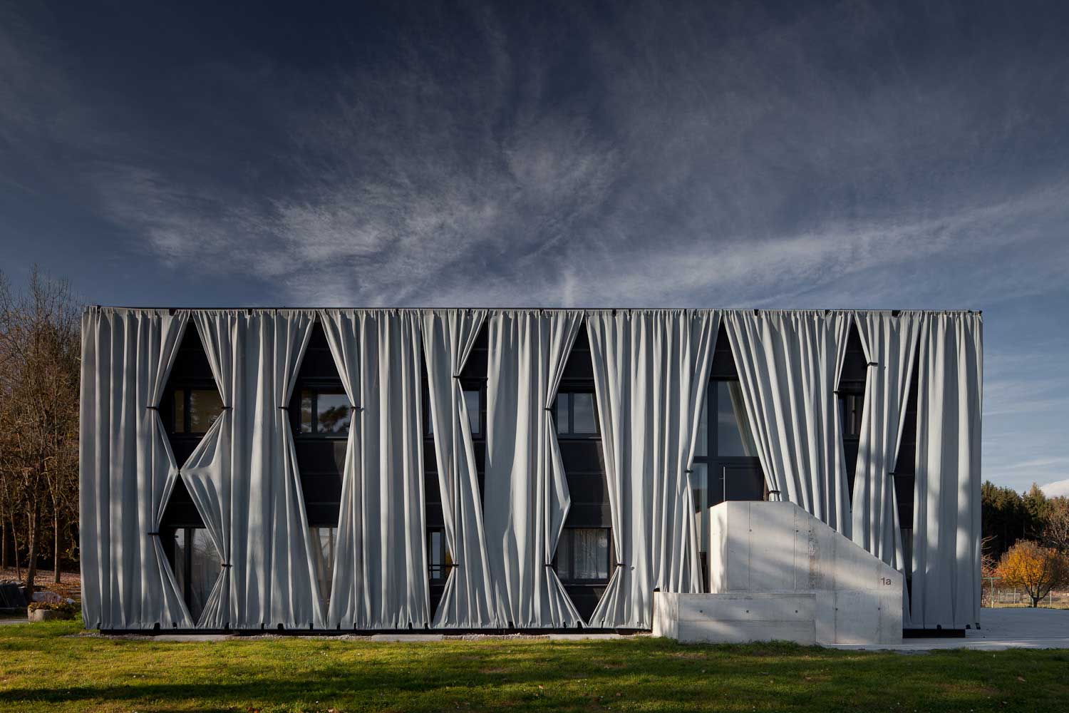 建築外牆，建築設計，包裹的建築物