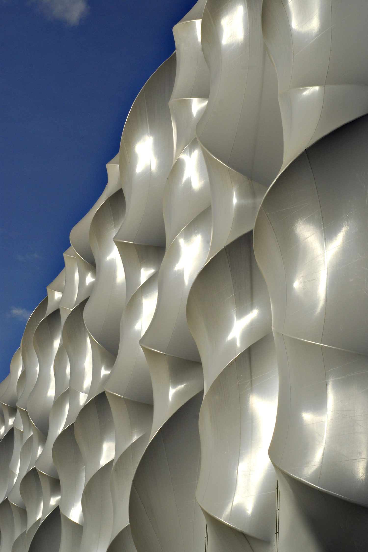 建築外牆，建築設計，包裹的建築物