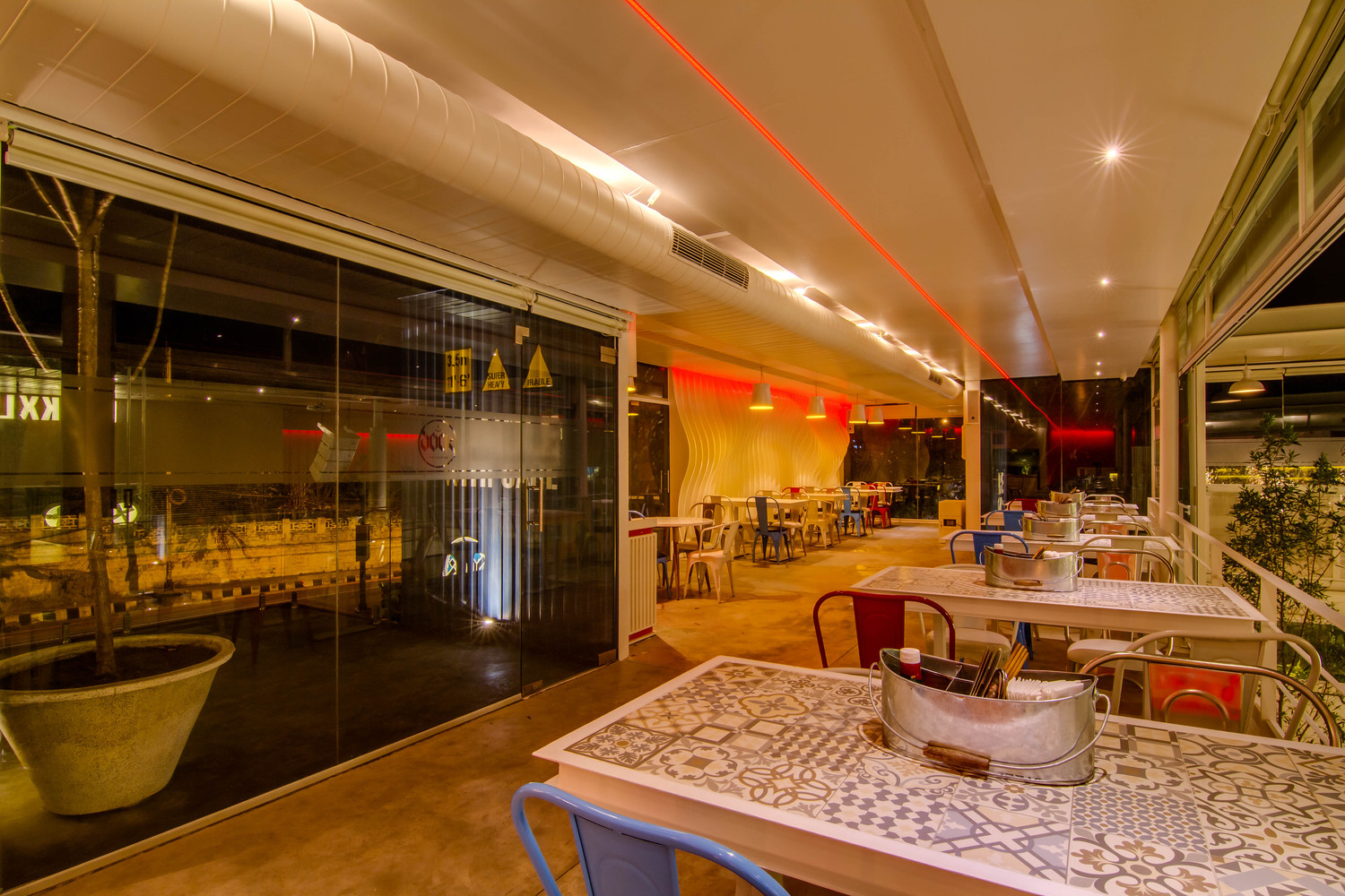 商業空間,夜總會設計,航海主題空間設計,集裝箱元素,集裝箱文化