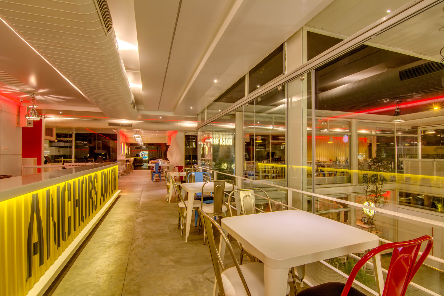 商業空間,夜總會設計,航海主題空間設計,集裝箱元素,集裝箱文化