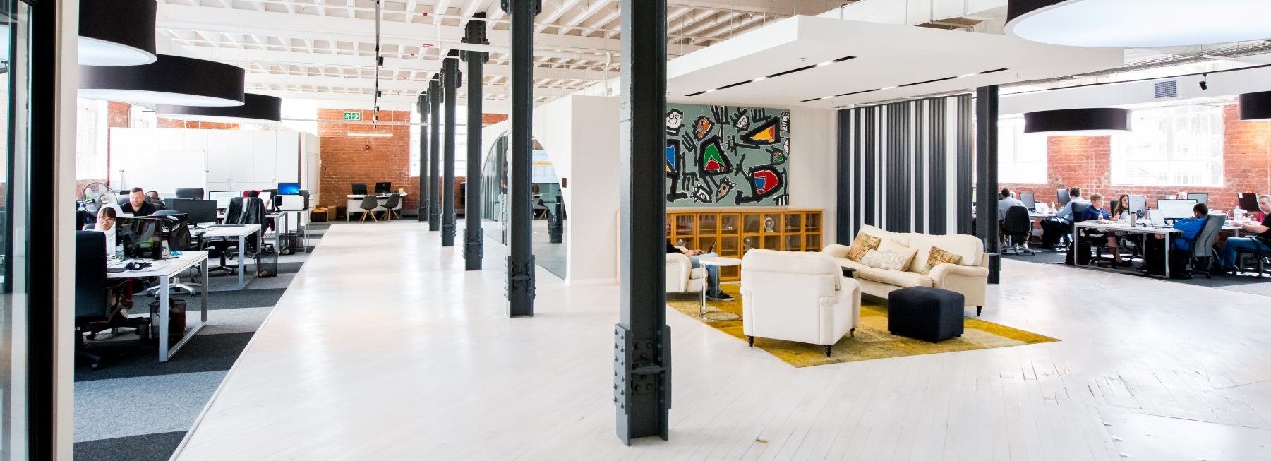 辦公空間,在線旅行社辦公室設計,現代風格辦公室,國外辦公室設計