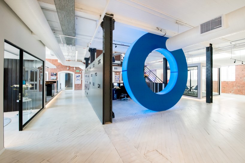 辦公空間,在線旅行社辦公室設計,現代風格辦公室,國外辦公室設計