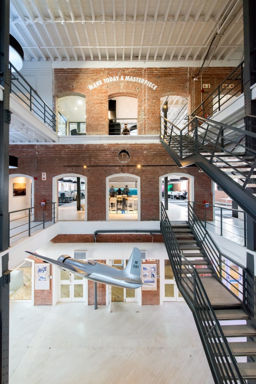 辦公空間,在線旅行社辦公室設計,現代風格辦公室,國外辦公室設計