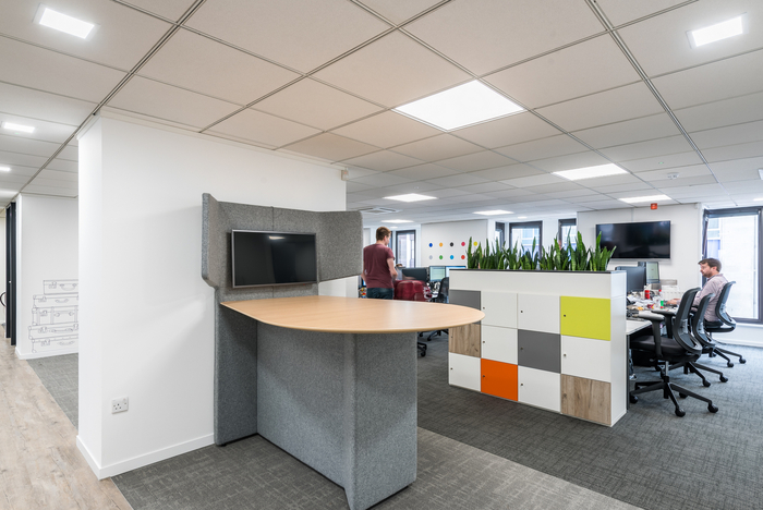 辦公空間,國外辦公室設計,辦公室設計,現代辦公室,旅遊軟件公司辦公室設計