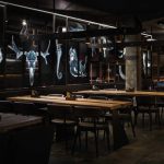 原蘇聯建構主義建築中的烏克蘭肉類餐廳暗黑空間設計