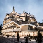 擁有白雲石山脊線優雅線條的意大利聖卡西亞Tofana酒店設計