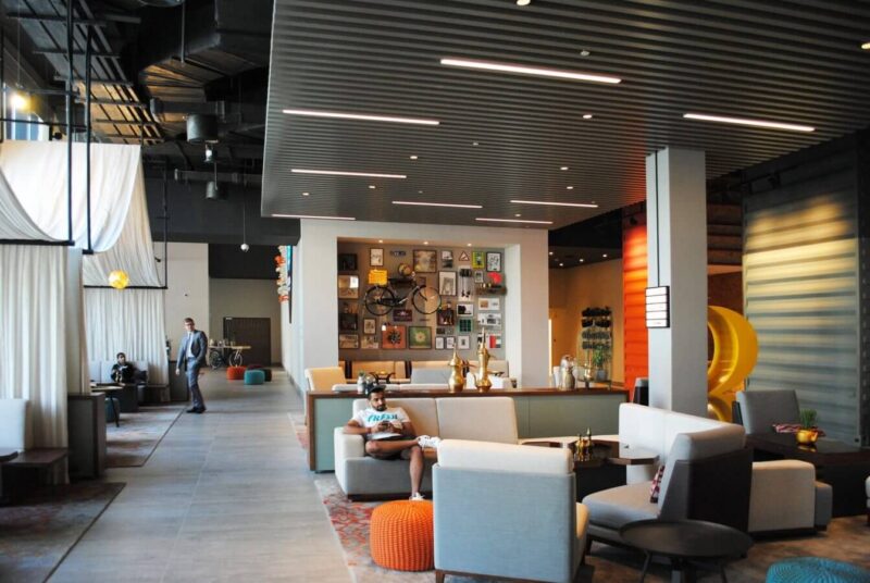 迪拜一家休閑度假風藝術酒店，Rove Downtown