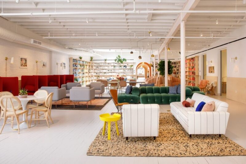 這家俱樂部隻有女人才能被邀請加入