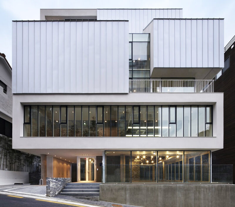 致艾麗斯夢遊仙境—首爾“三月兔”之家