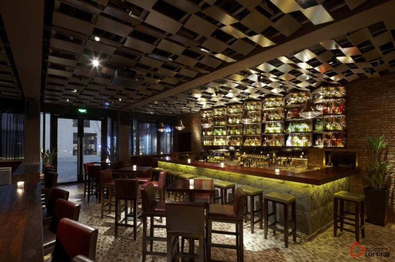 上海LOFT風格布朗石酒吧設計