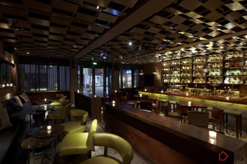 上海LOFT風格布朗石酒吧設計