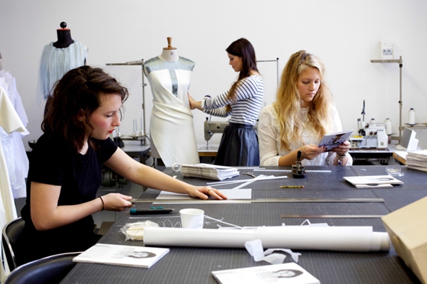 服裝設計師 服裝設計工作室 有故事的人 原創品牌設計工作室