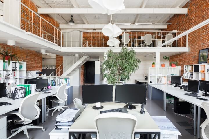 辦公空間，工作室設計，現代風格辦公室，設計師辦公室設計，俄羅斯ARTEZA，工廠改造，紅磚白牆