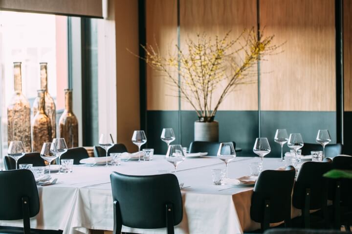 餐飲空間,餐廳設計,工業風餐廳設計,天然材料,聖彼得堡餐廳設計