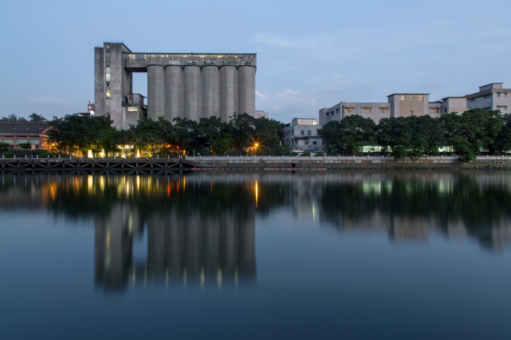 廣州源計劃LOFT風格辦公室裝修設計效果圖