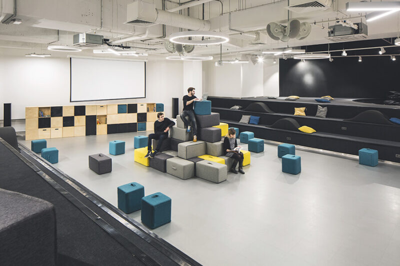 KIDZ使用模塊化和多功能元素設計了一個文化中心