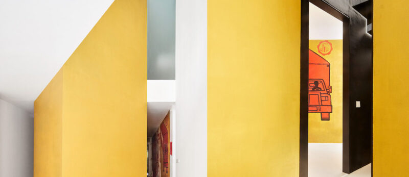 旋轉的方盒子—巴塞羅那Tibbaut複式住宅