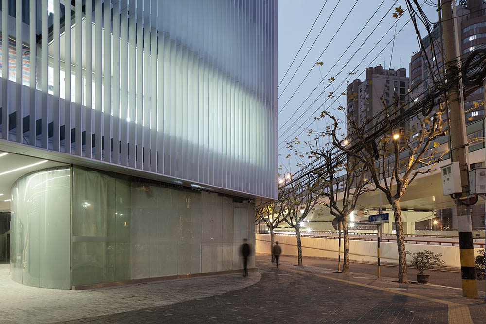 上海建築改造,辦公室改造設計,上海靜安和成大樓改造,舊建築改造設計,商業綜合體改造