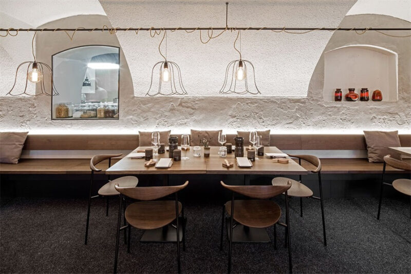 永恒而現代：奧地利百年建築改造Rossbarth餐廳