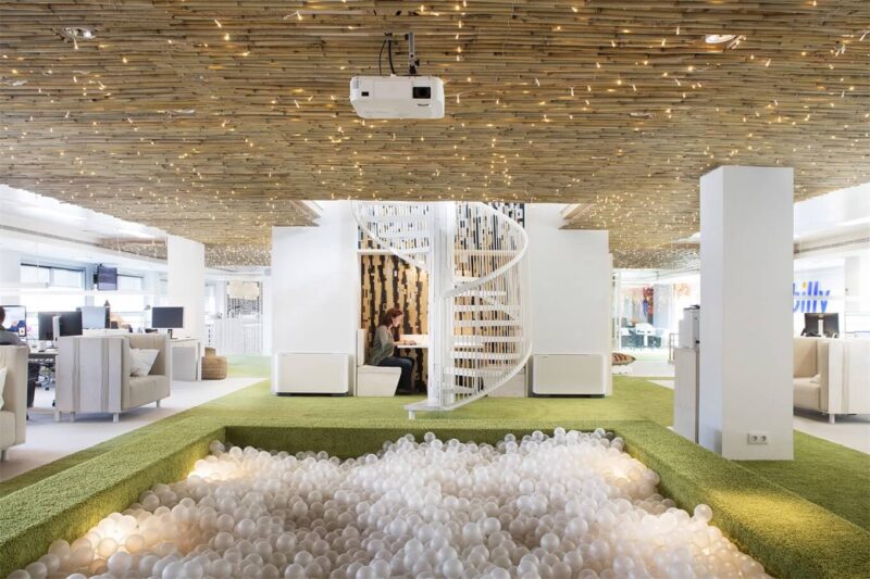 地中海沙灘風，巴塞羅那Billy Mobile辦公室設計