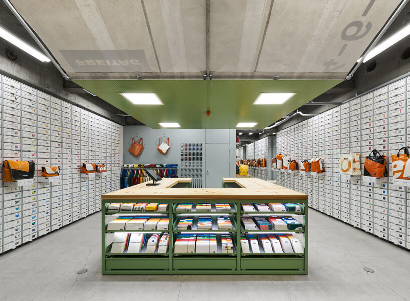 商業空間,FREITAG店麵設計,日本Torafu Architects,潮牌店設計,60多平米店鋪設計,零售店設計