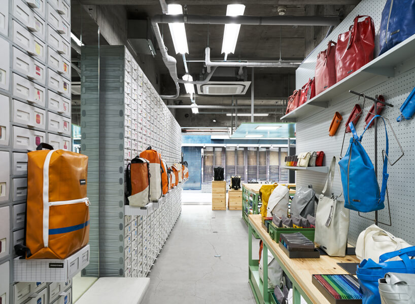 商業空間,FREITAG店麵設計,日本Torafu Architects,潮牌店設計,60多平米店鋪設計,零售店設計