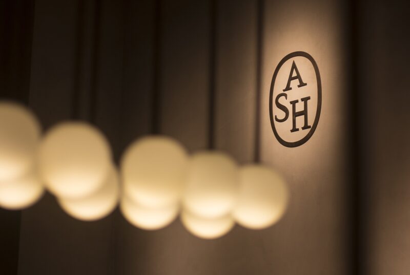 上海這家來福士ASH概念店運用了傳統腳手架元素