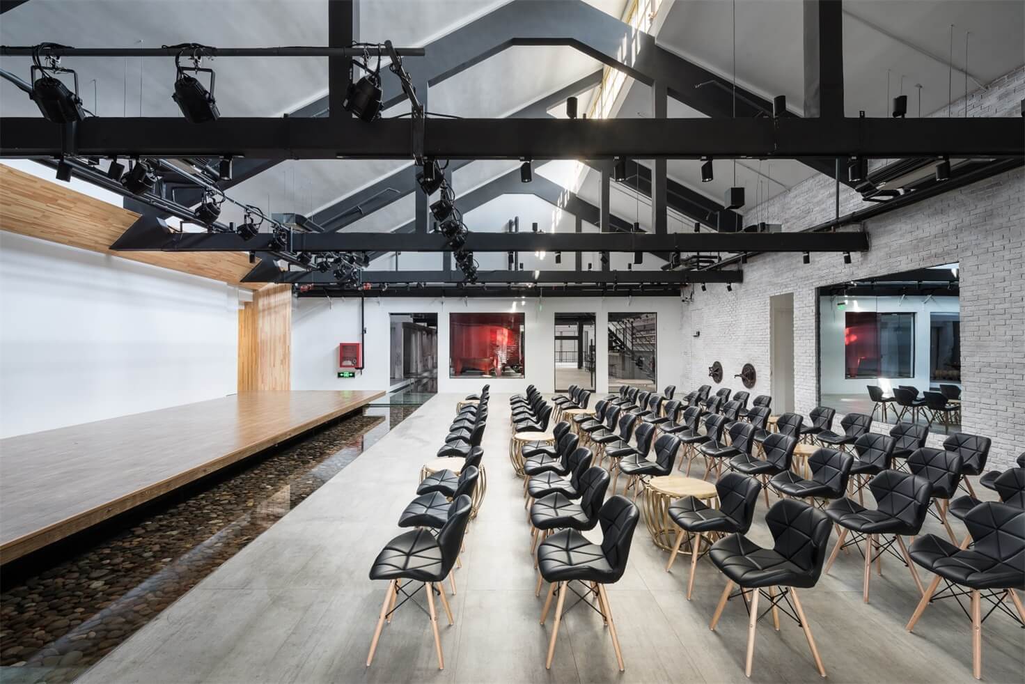 商業空間，廢舊建築廠房改造，建築改造，國際釀酒大師藝術館MIBA，酒廠設計，北京葡萄酒廠設計，複古工業風，中國台灣竹工凡木設計研究室