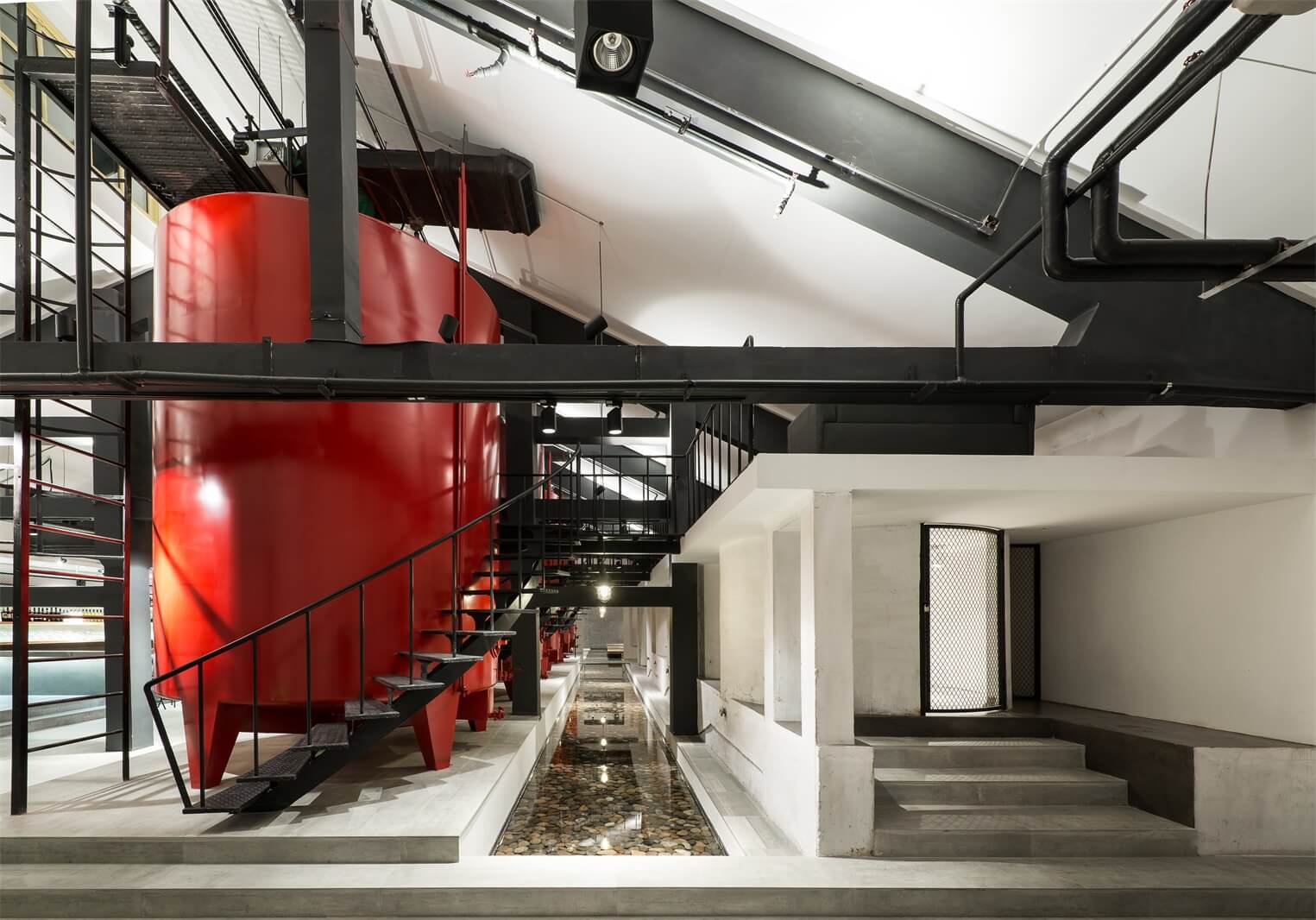 商業空間，廢舊建築廠房改造，建築改造，國際釀酒大師藝術館MIBA，酒廠設計，北京葡萄酒廠設計，複古工業風，中國台灣竹工凡木設計研究室