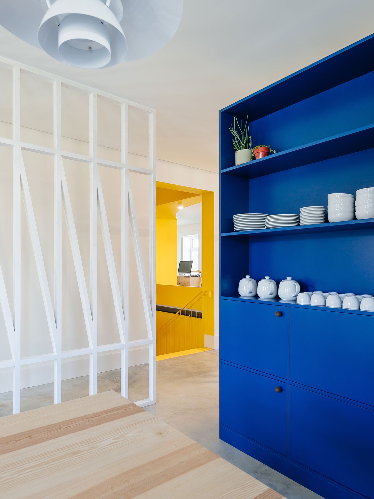 改造空間，老建築改造設計，旅舍設計，極簡主義，建築改造，建築改造，小酒店空間，民宿設計