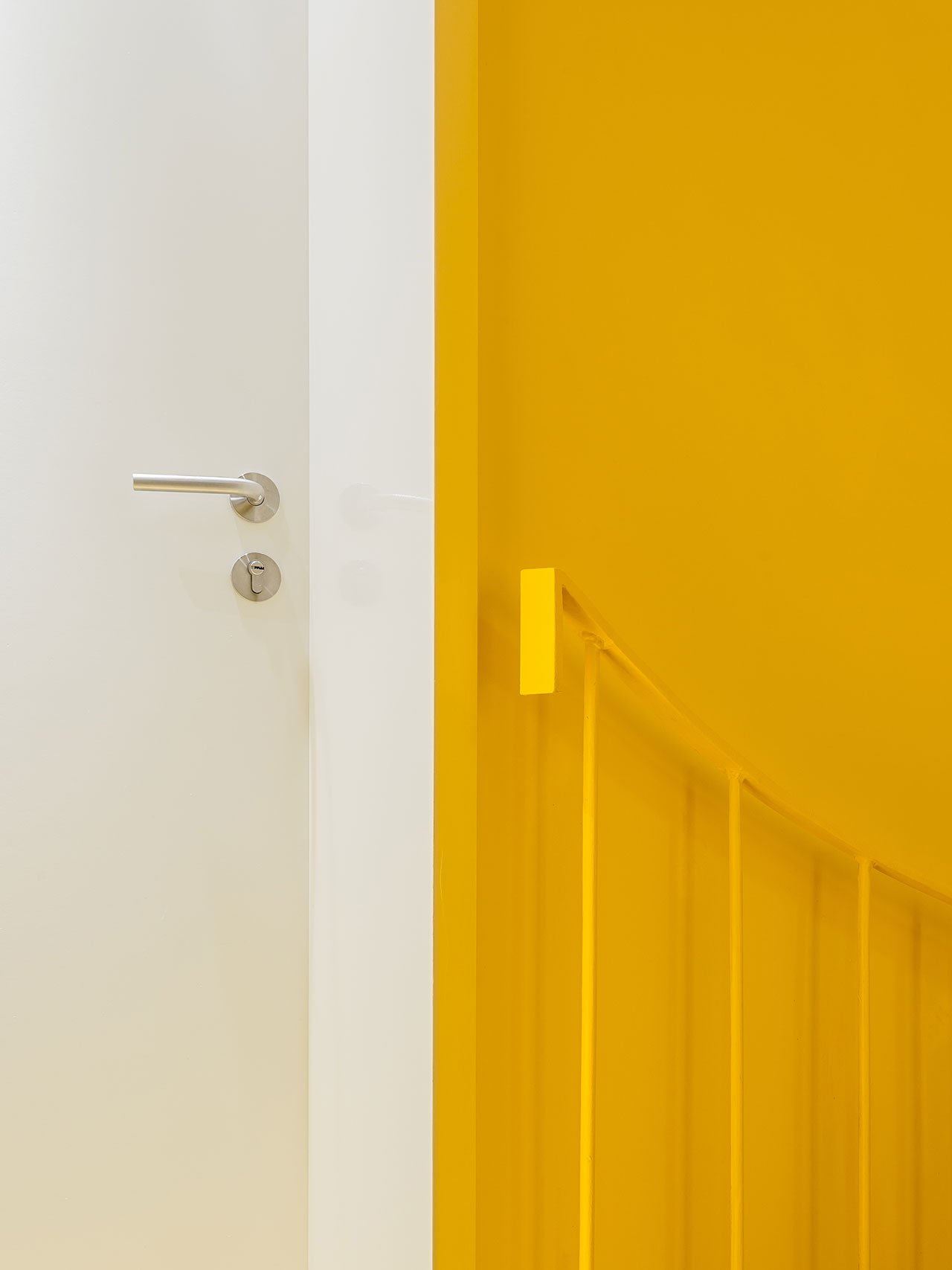 改造空間，老建築改造設計，旅舍設計，極簡主義，建築改造，建築改造，小酒店空間，民宿設計