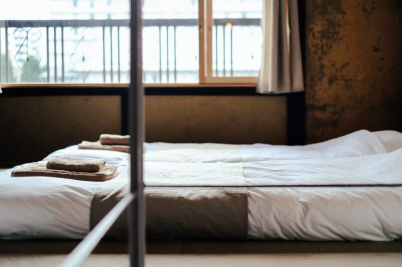 溫潤沈靜的生活光影：京都老屋民宿A DAY IN KHAKI