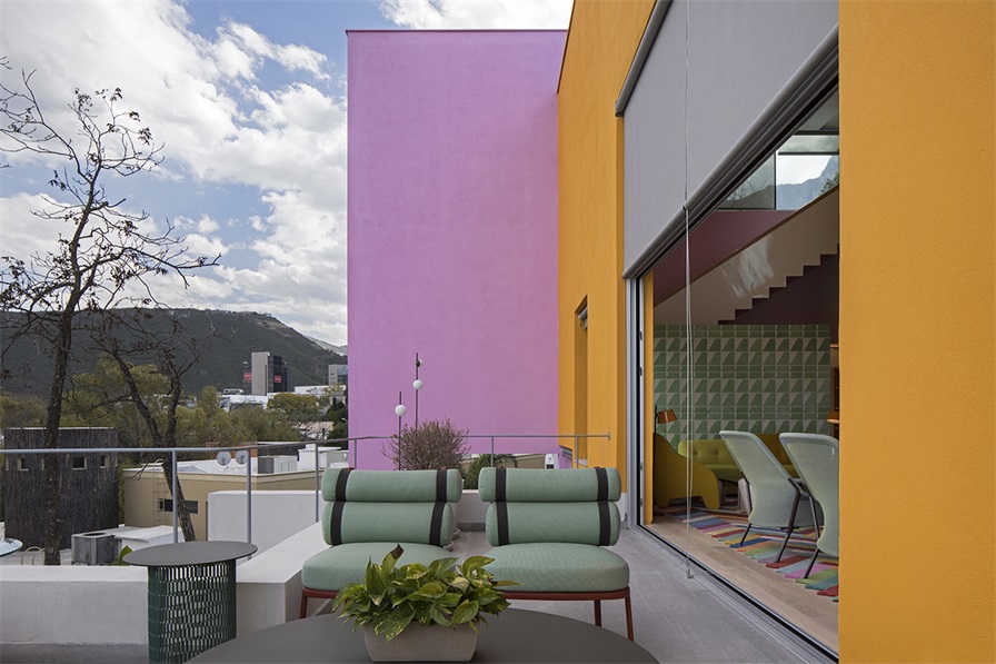 住宅空間，別墅設計，巴拉幹色彩，建築設計，Casa TEC 205住宅，墨西哥建築