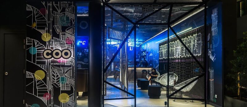 結合慵懶酒吧的設計旅館，COO精品旅舍