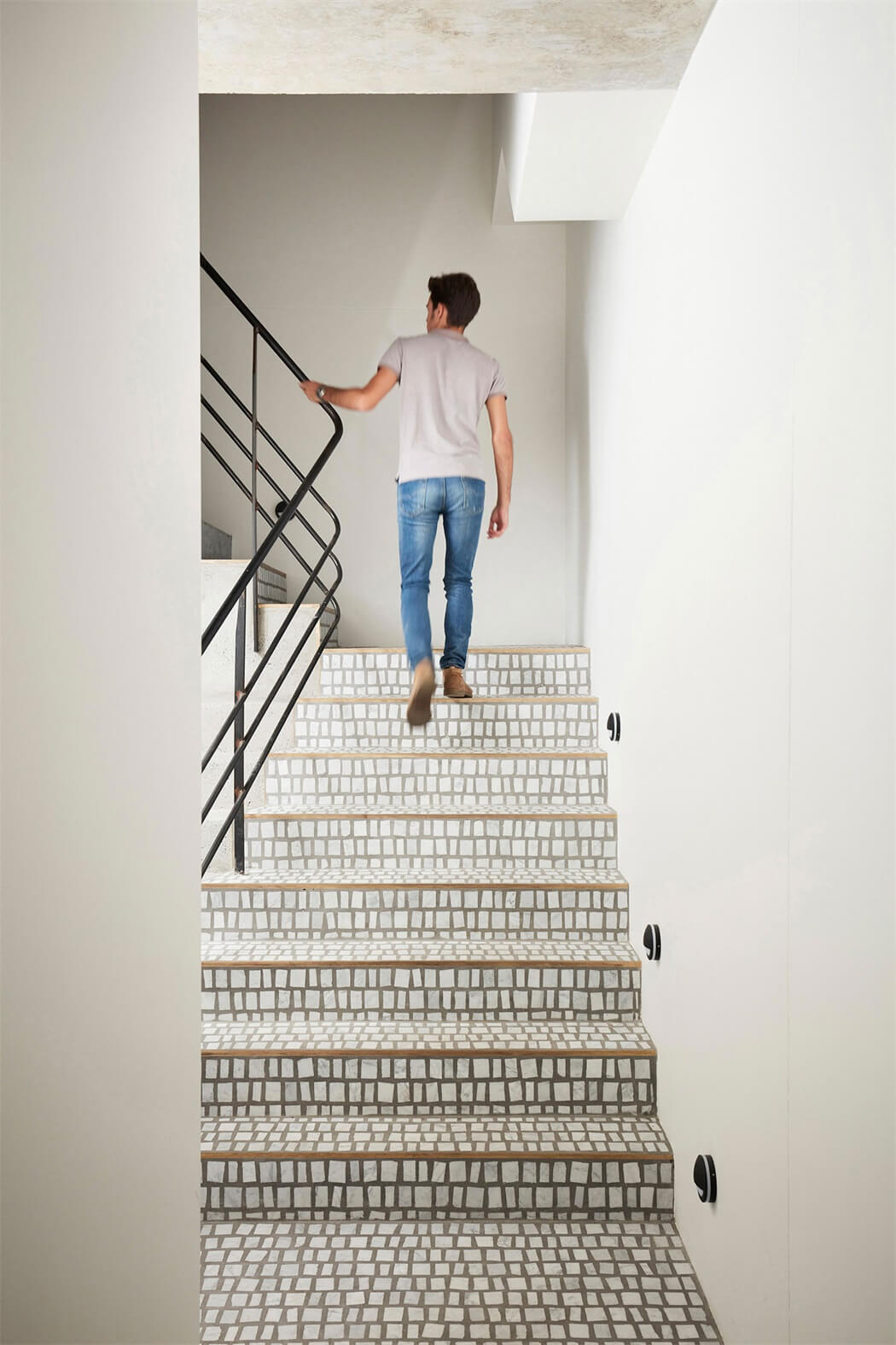 改造空間,建築設計,建築改造,空間重構,陶瓷磚,建築工作室設計,Luigi Rosselli,建築師自己的工作室